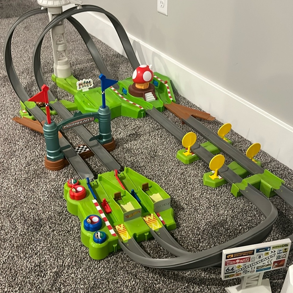Mario Kart Hot Wheels